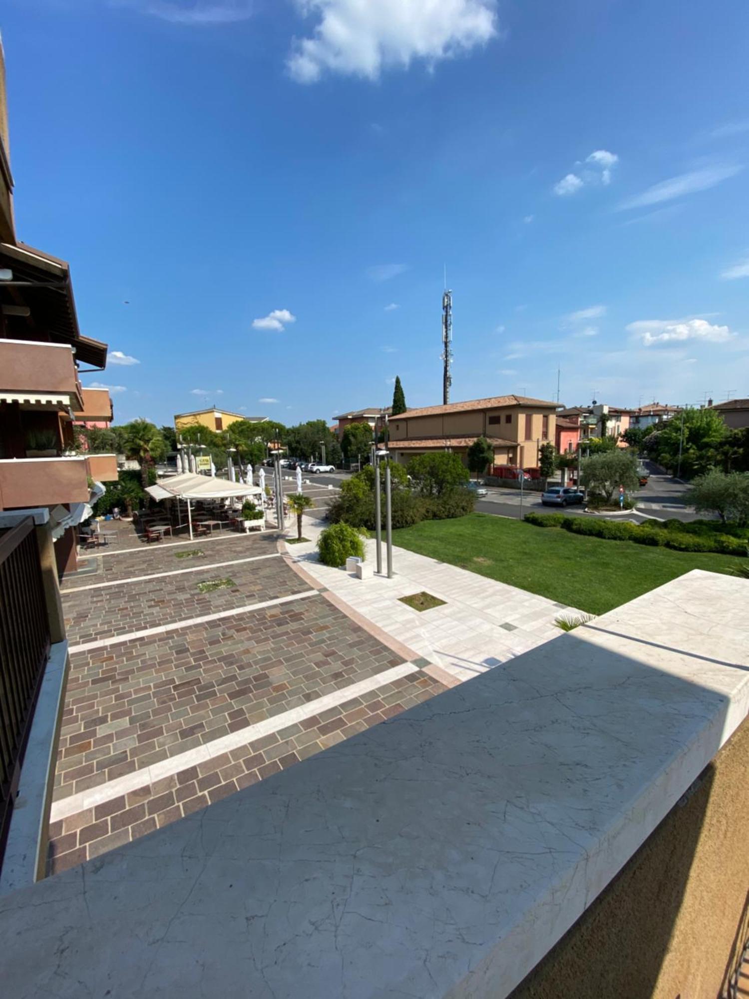 Jolly Apartments Sirmione Pokoj fotografie